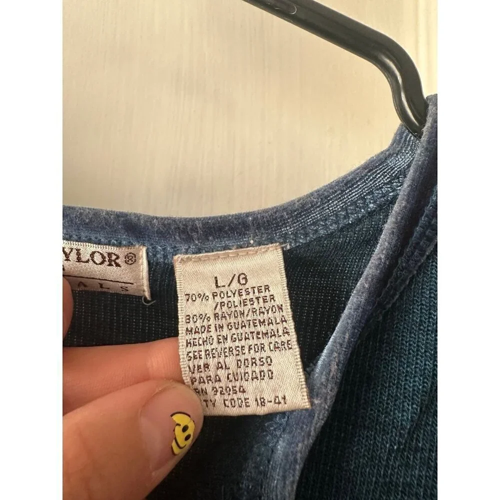 Carolyn Taylor for by Design Essentials women’s size large blue shirt